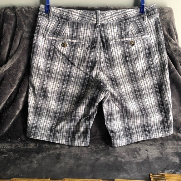 𝅺DOCKERS Plaid shorts‎ size 8 - Picture 2 of 7